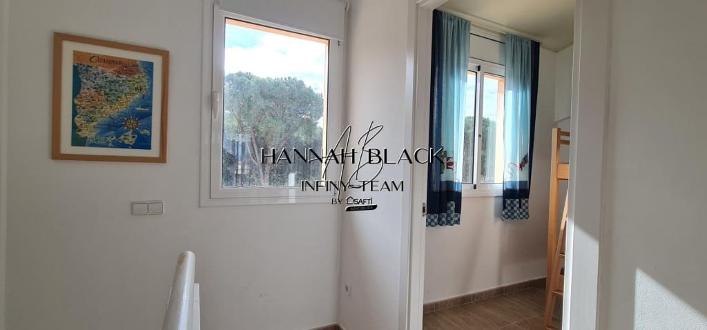 3 bedroom Villa for sale in L'Escala with pool - € 369,000 (Ref: 9677105)