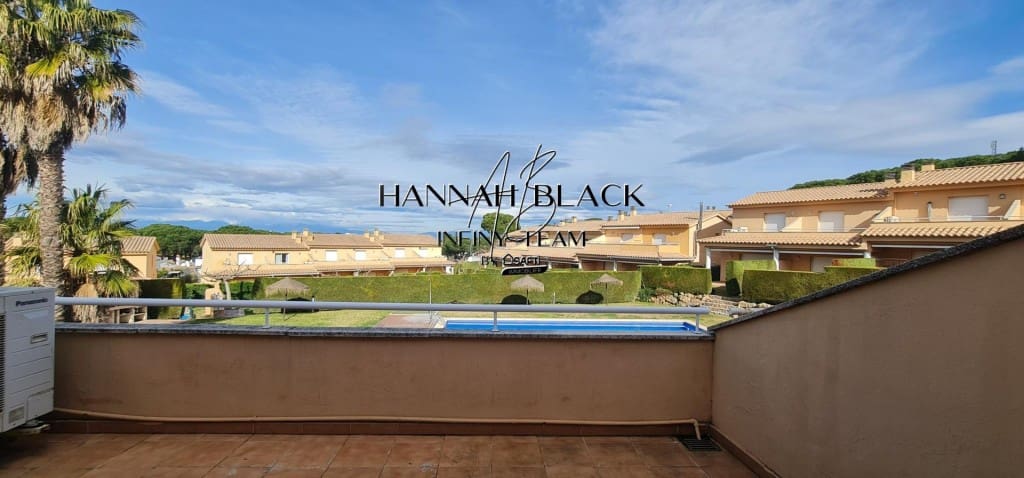 3 bedroom Villa for sale in L'Escala with pool - € 369,000 (Ref: 9677105)