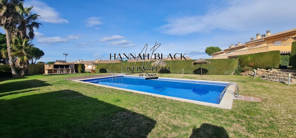 3 bedroom Villa for sale in L'Escala with pool - € 369,000 (Ref: 9677105)