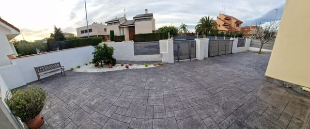 Chalet de 5 habitaciones en Pacs del Penedès en venta con piscina garaje - 450.000 € (Ref: 9677106)