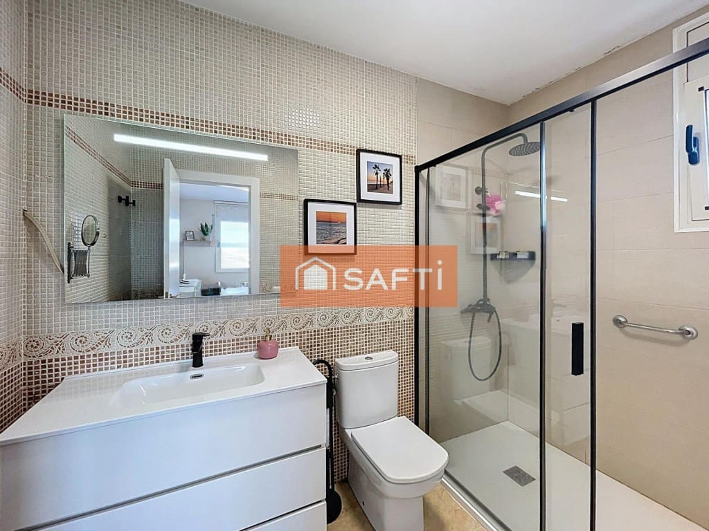 Chalet de 5 habitaciones en Pacs del Penedès en venta con piscina garaje - 450.000 € (Ref: 9677106)