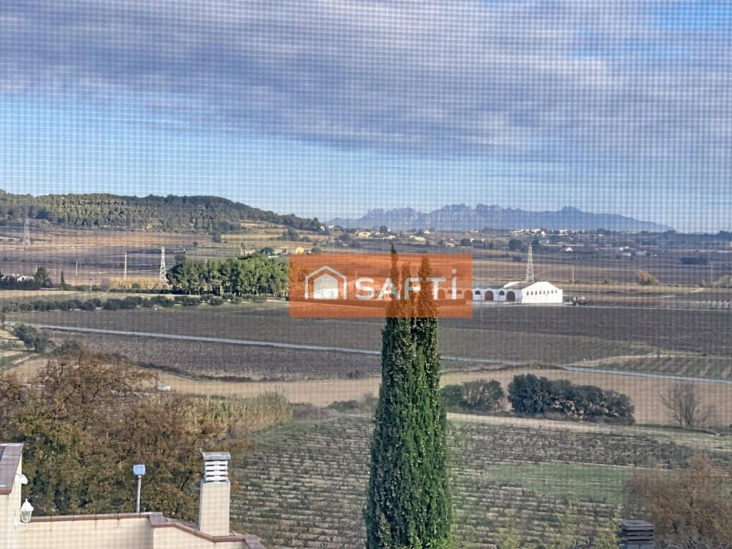 Chalet de 5 habitaciones en Pacs del Penedès en venta con piscina garaje - 450.000 € (Ref: 9677106)