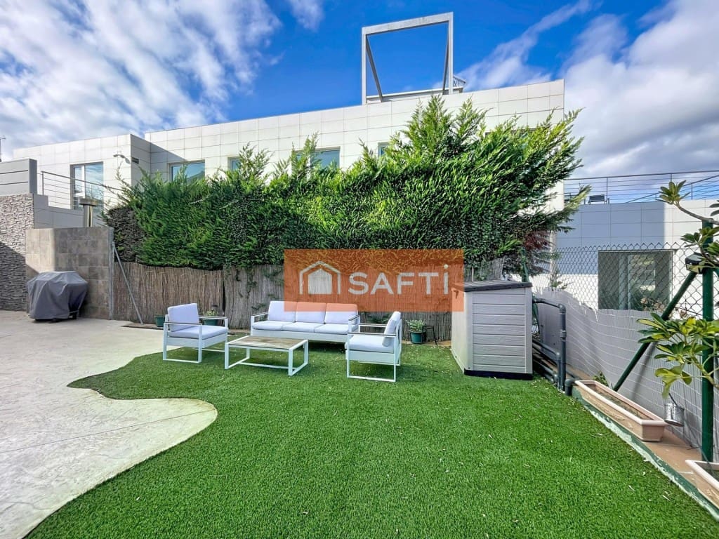 Chalet de 5 habitaciones en Pacs del Penedès en venta con piscina garaje - 450.000 € (Ref: 9677106)