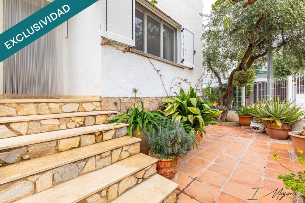 7 soverom Villa til salgs i La Bisbal d'Emporda med garasje - € 430 000 (Ref: 9677108)