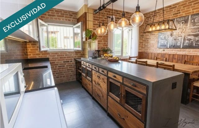 7 soverom Villa til salgs i La Bisbal d'Empordà med garasje - € 430 000 (Ref: 9677108)