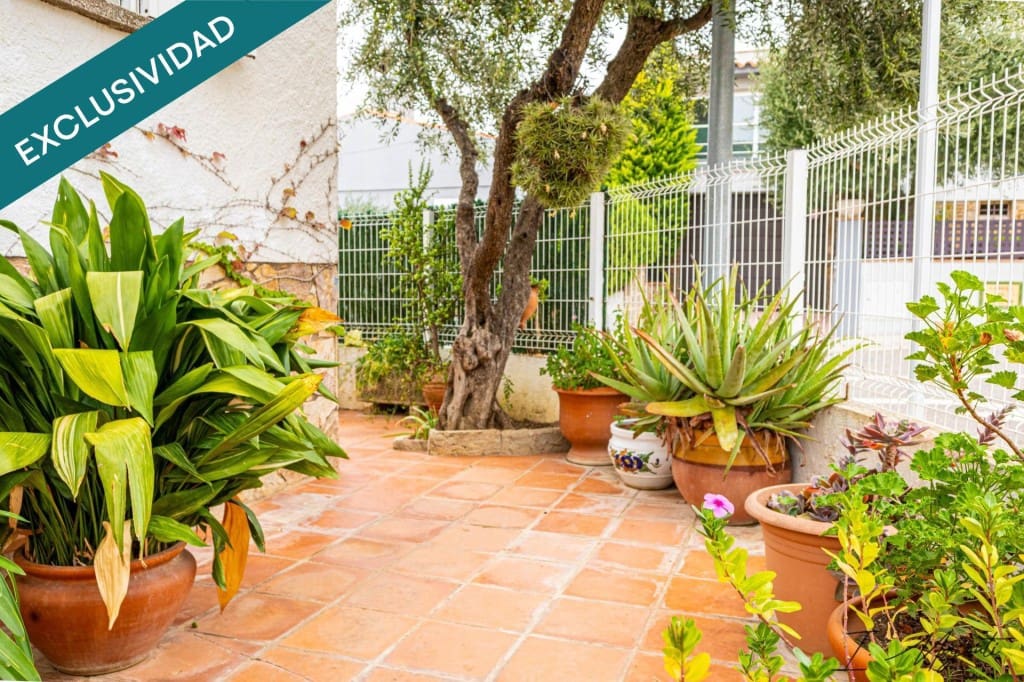 7 soverom Villa til salgs i La Bisbal d'Emporda med garasje - € 430 000 (Ref: 9677108)