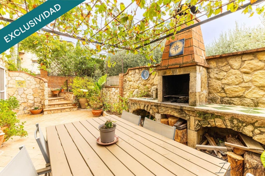 7 soverom Villa til salgs i La Bisbal d'Emporda med garasje - € 430 000 (Ref: 9677108)