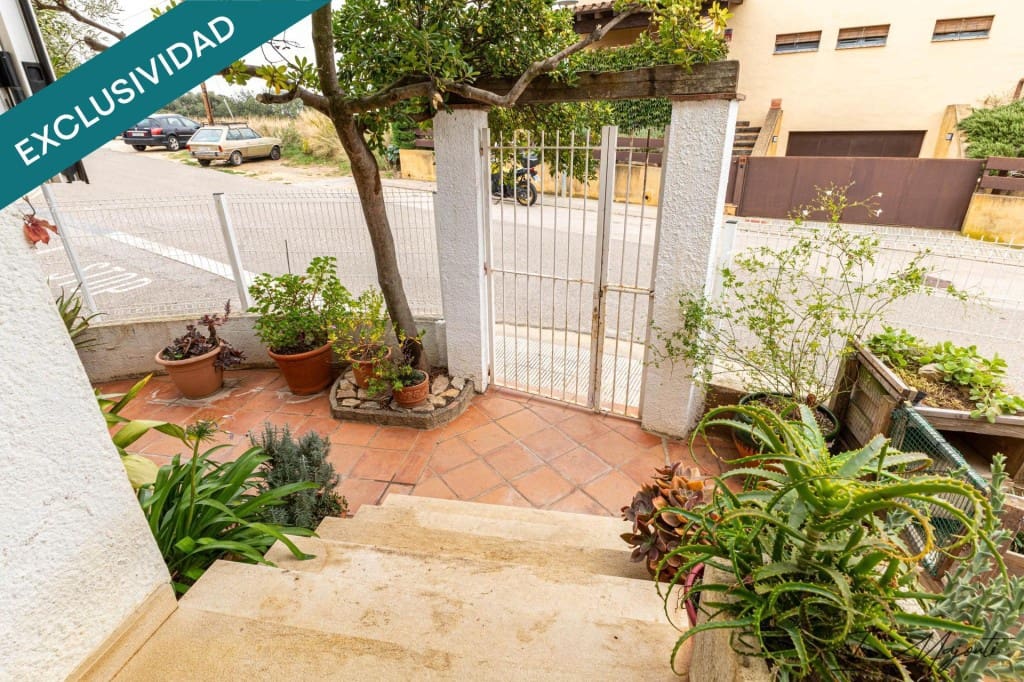 7 soverom Villa til salgs i La Bisbal d'Emporda med garasje - € 430 000 (Ref: 9677108)