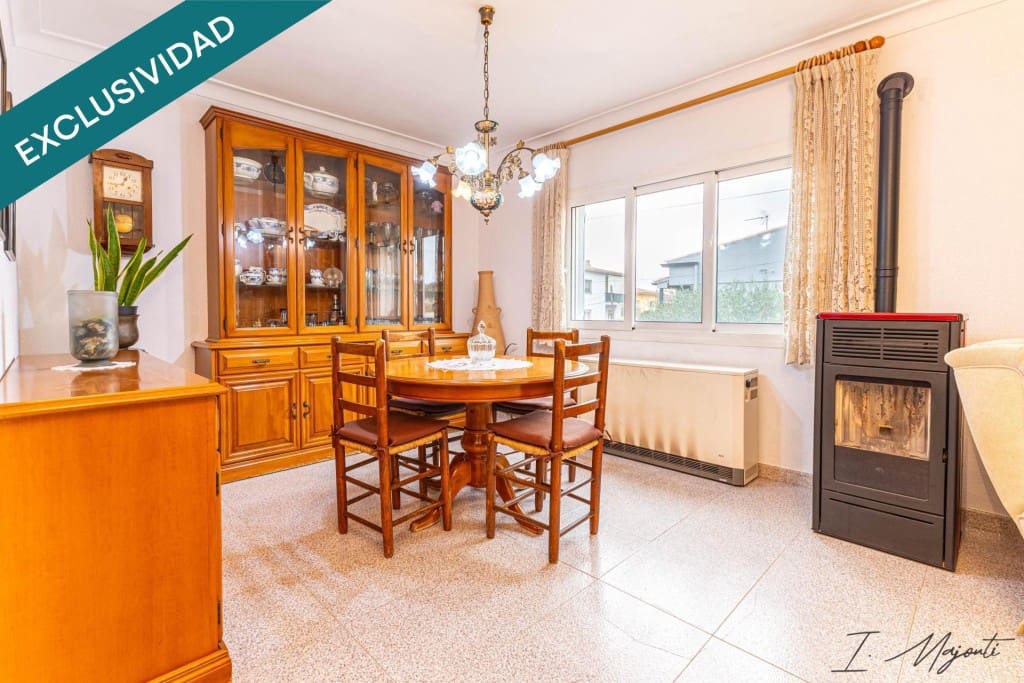 7 soverom Villa til salgs i La Bisbal d'Emporda med garasje - € 430 000 (Ref: 9677108)