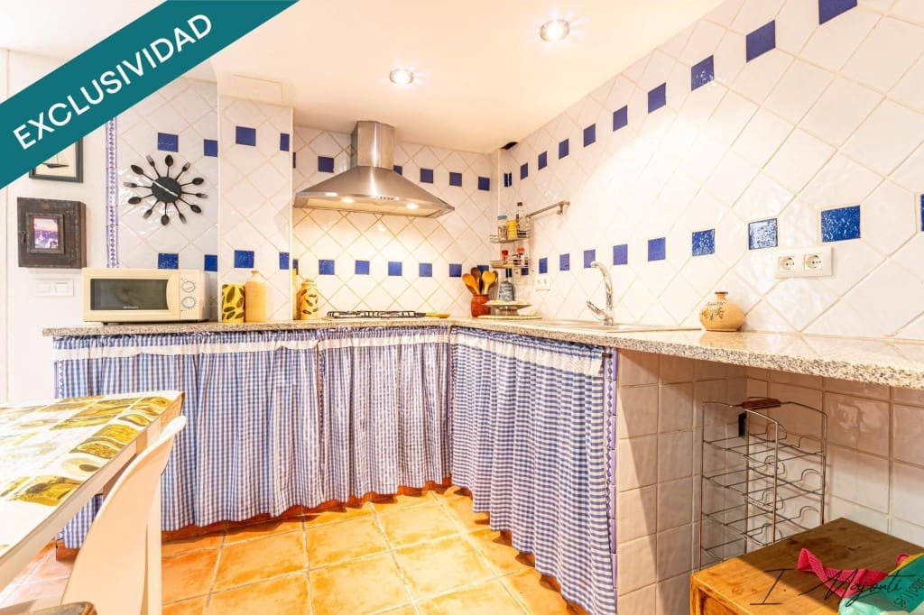 7 soverom Villa til salgs i La Bisbal d'Emporda med garasje - € 430 000 (Ref: 9677108)