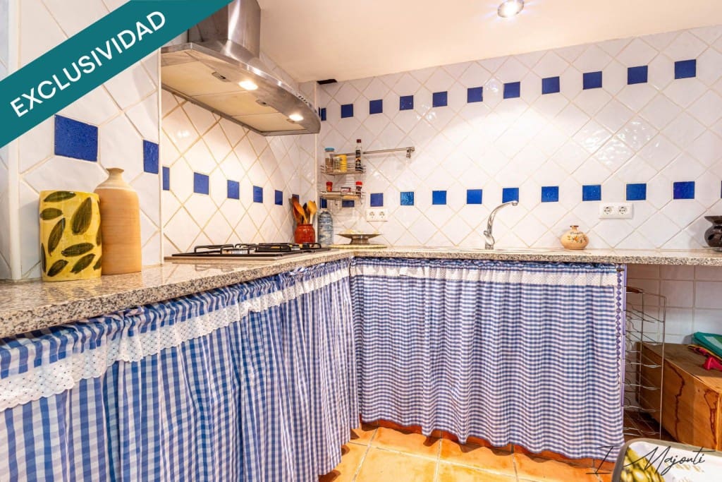 7 soverom Villa til salgs i La Bisbal d'Emporda med garasje - € 430 000 (Ref: 9677108)