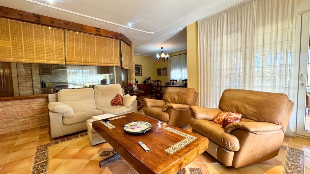 Finca/Casa Rural de 8 habitaciones en San Vicente / Sant Vicent del Raspeig en venta con piscina garaje - 499.999 € (Ref: 9677114)