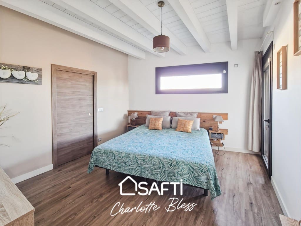 5 slaapkamer Villa te koop in Cubelles met zwembad - € 567.000 (Ref: 9679729)