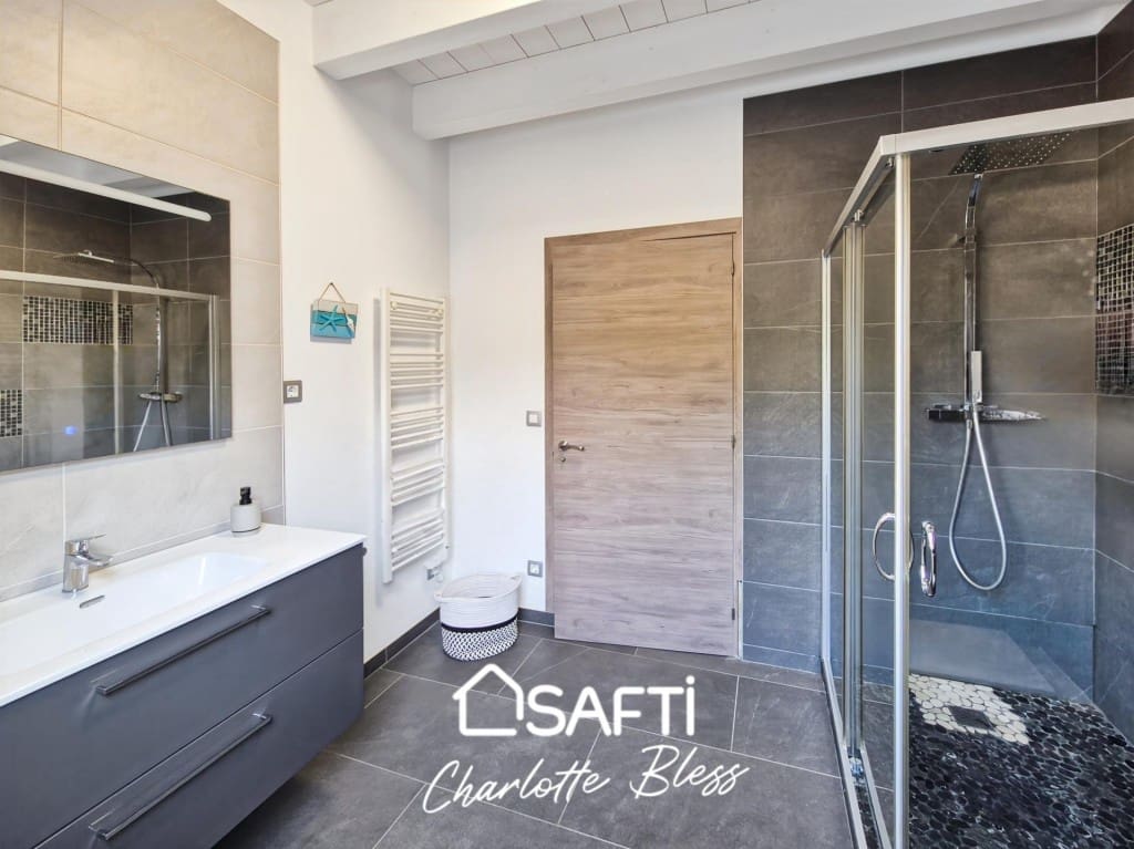 5 slaapkamer Villa te koop in Cubelles met zwembad - € 567.000 (Ref: 9679729)