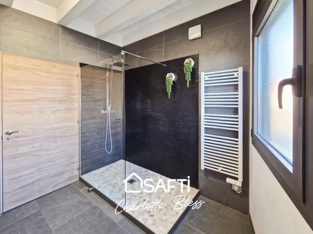 5 slaapkamer Villa te koop in Cubelles met zwembad - € 567.000 (Ref: 9679729)