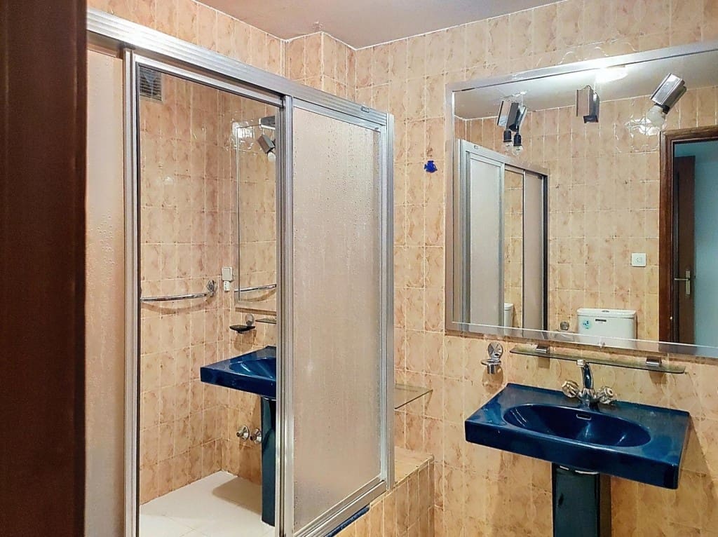 5 bedroom Apartment for sale in Valdepenas - € 199,000 (Ref: 9679730)