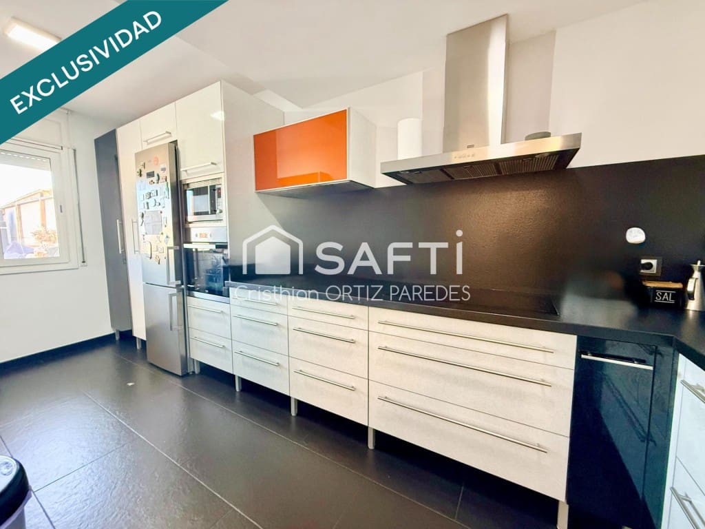 2 soverom Leilighet til salgs i Blanes med svømmebasseng - € 234 000 (Ref: 9686287)