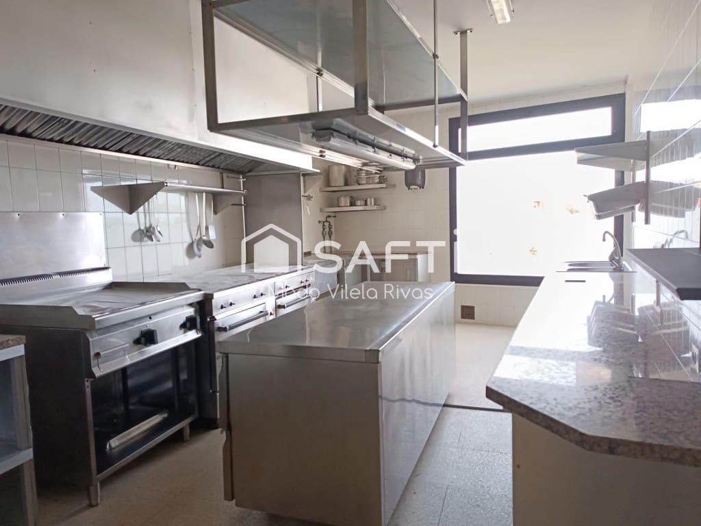 9 bedroom Villa for sale in O Grove - € 460,000 (Ref: 9686290)