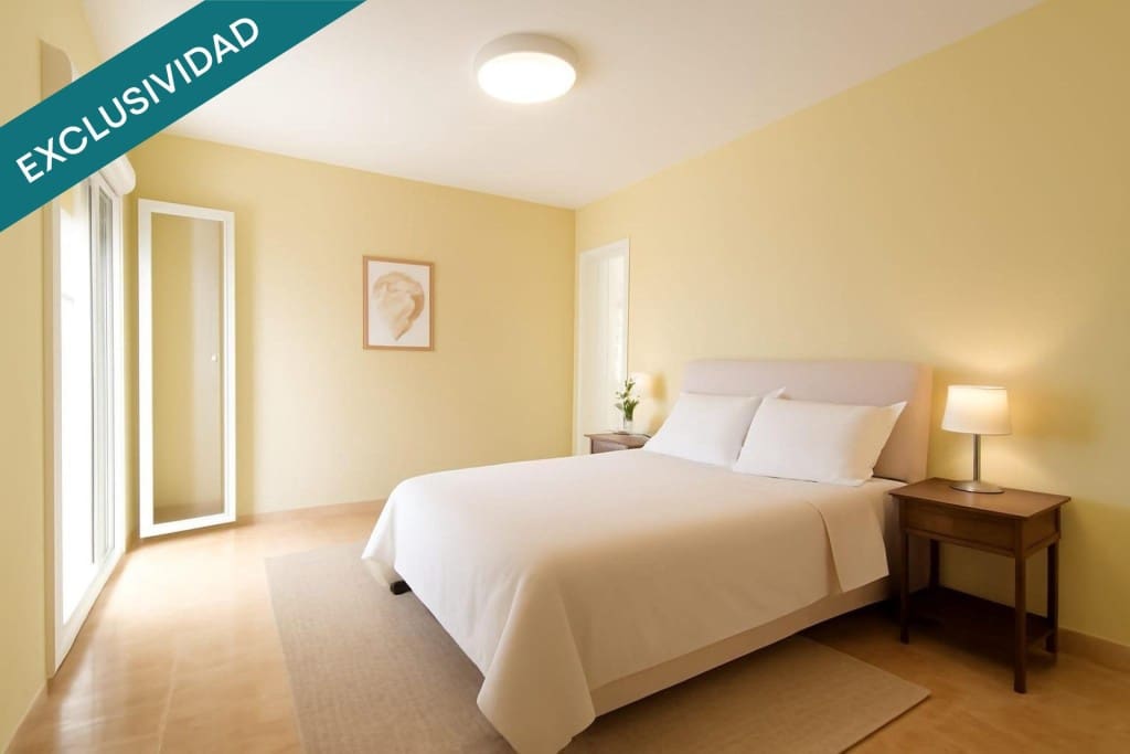 5 bedroom Villa for sale in La Muela with pool garage - € 220,000 (Ref: 9686293)