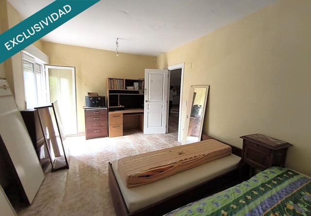 5 bedroom Villa for sale in La Muela with pool garage - € 220,000 (Ref: 9686293)