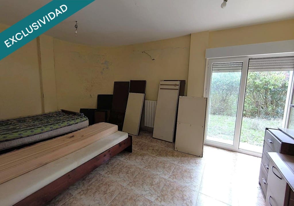 5 bedroom Villa for sale in La Muela with pool garage - € 220,000 (Ref: 9686293)