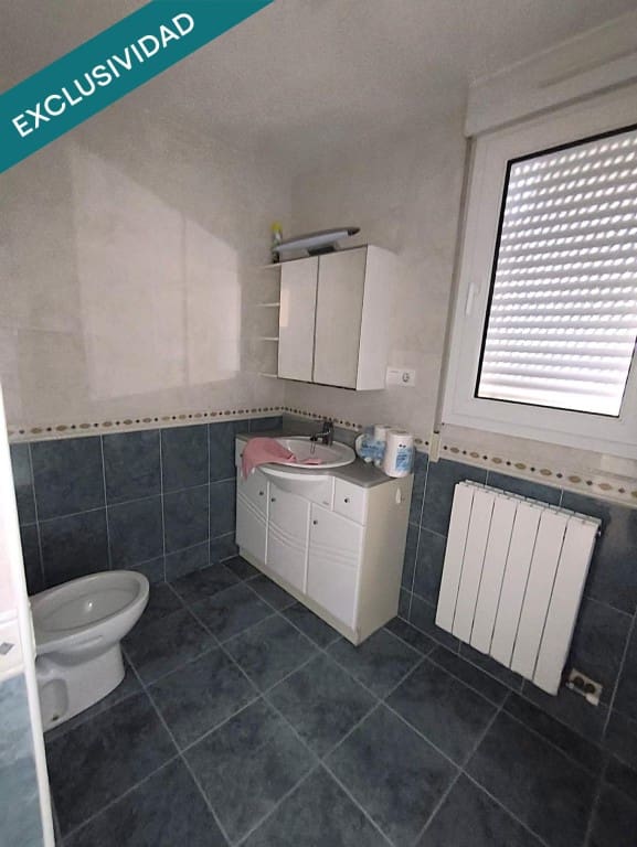 5 bedroom Villa for sale in La Muela with pool garage - € 220,000 (Ref: 9686293)