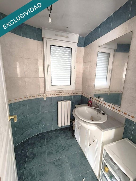 5 bedroom Villa for sale in La Muela with pool garage - € 220,000 (Ref: 9686293)