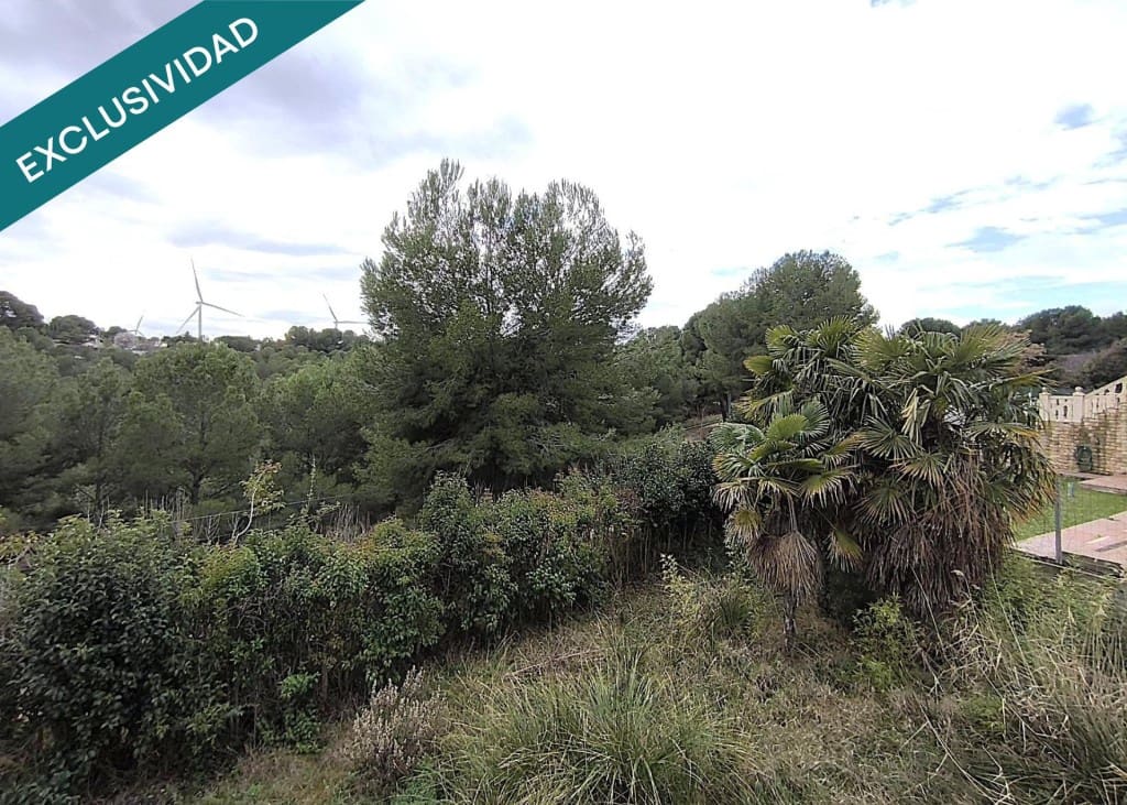 5 bedroom Villa for sale in La Muela with pool garage - € 220,000 (Ref: 9686293)