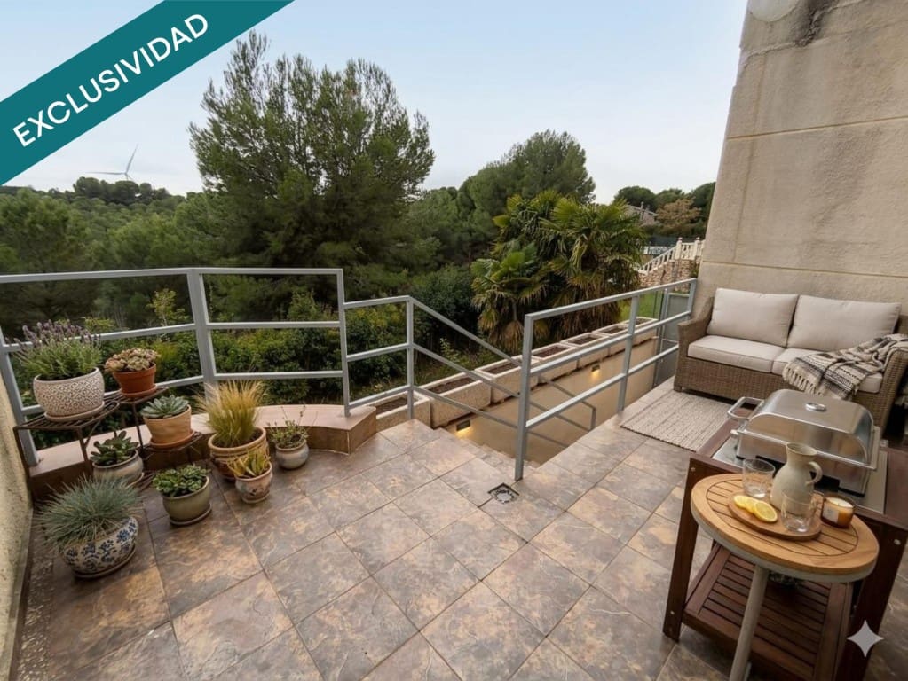 5 bedroom Villa for sale in La Muela with pool garage - € 220,000 (Ref: 9686293)