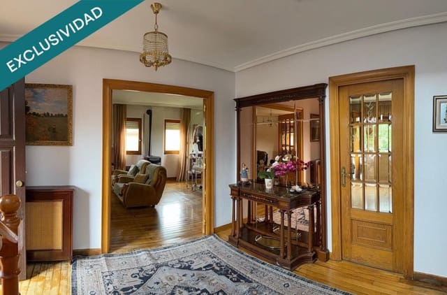 5 soveværelse Villa til salg i Sariegos med garage - € 303.800 (Ref: 9686294)