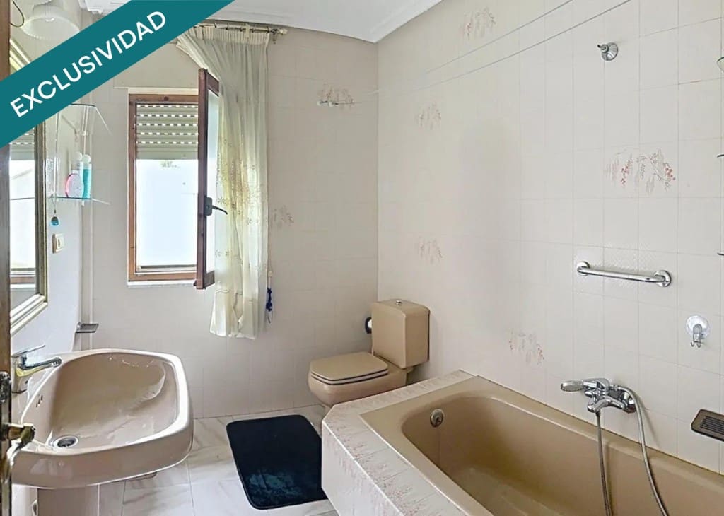 5 soveværelse Villa til salg i Sariegos med garage - € 303.800 (Ref: 9686294)