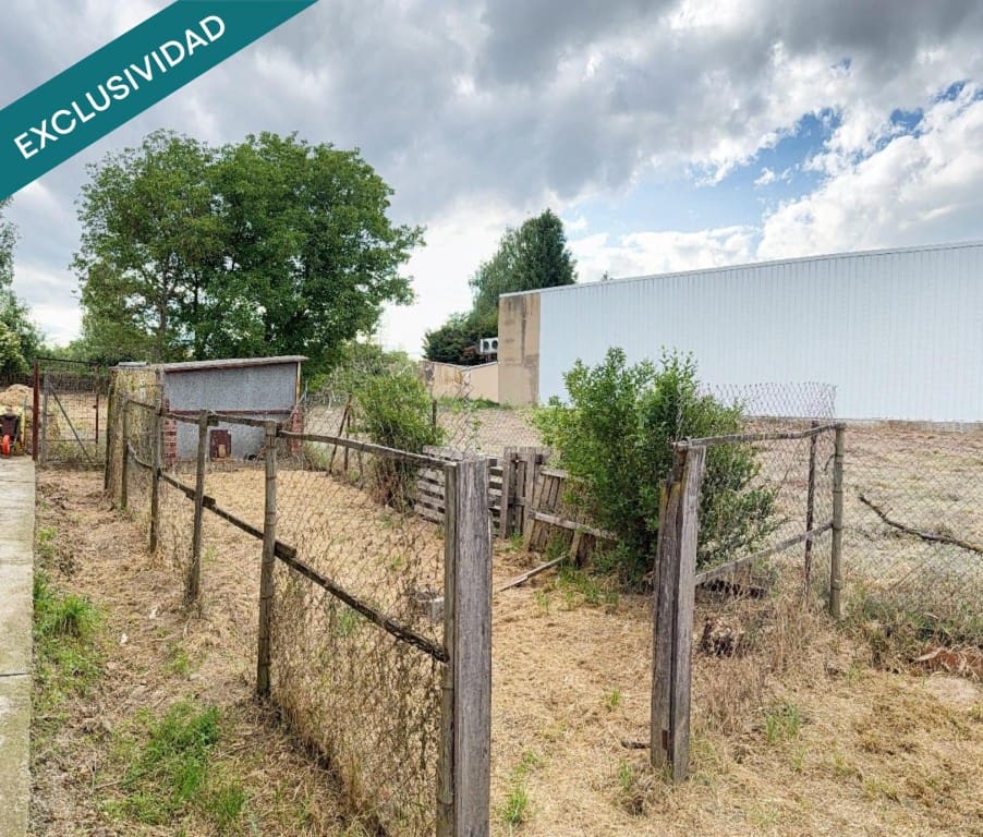 5 soveværelse Villa til salg i Sariegos med garage - € 303.800 (Ref: 9686294)