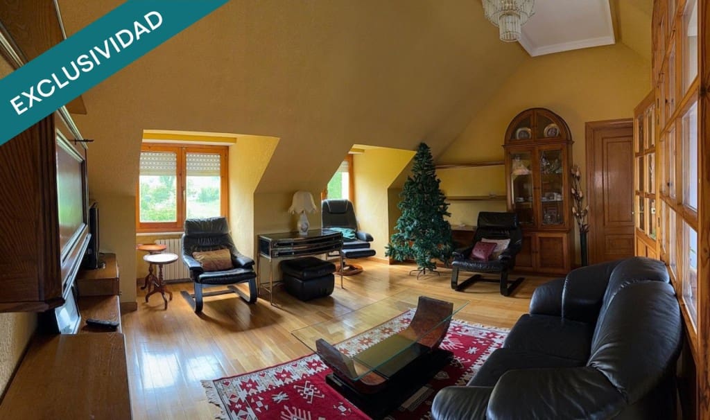 5 soveværelse Villa til salg i Sariegos med garage - € 303.800 (Ref: 9686294)