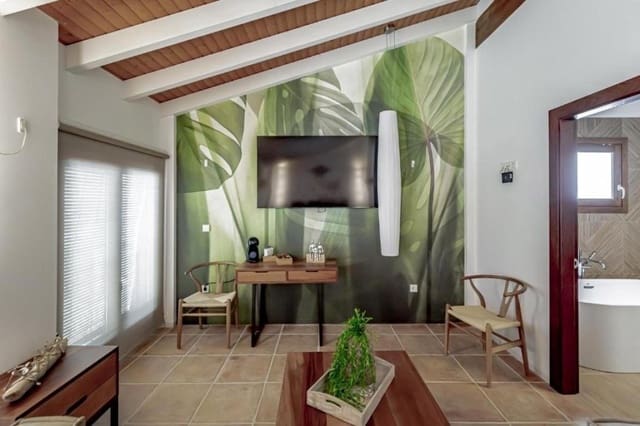 5 bedroom Villa for sale in Juzgados - Plaza de Toros, Benidorm - € 3,000,000 (Ref: 9686295)