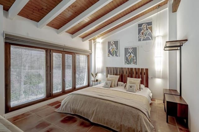 5 bedroom Villa for sale in Juzgados - Plaza de Toros, Benidorm - € 3,000,000 (Ref: 9686295)