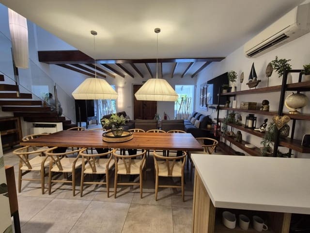 5 bedroom Villa for sale in Juzgados - Plaza de Toros, Benidorm - € 3,000,000 (Ref: 9686295)