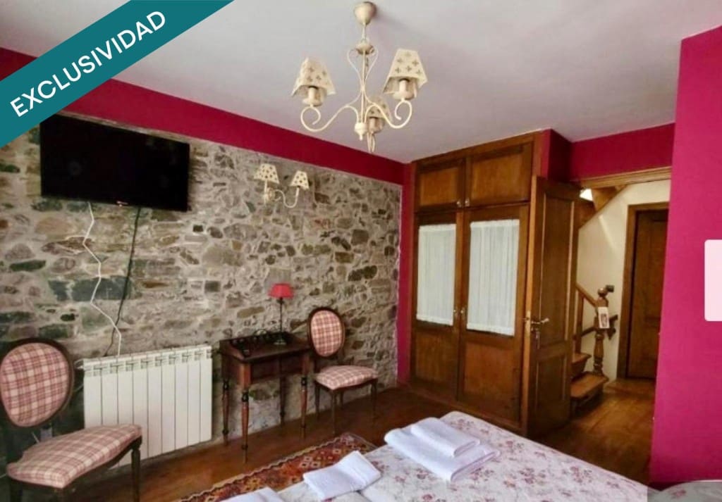 3 bedroom Finca/Country House for sale in Molinaseca - € 186,000 (Ref: 9686296)