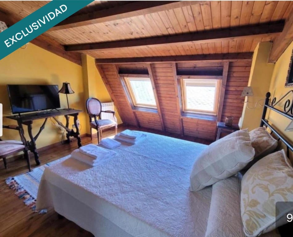 3 bedroom Finca/Country House for sale in Molinaseca - € 186,000 (Ref: 9686296)