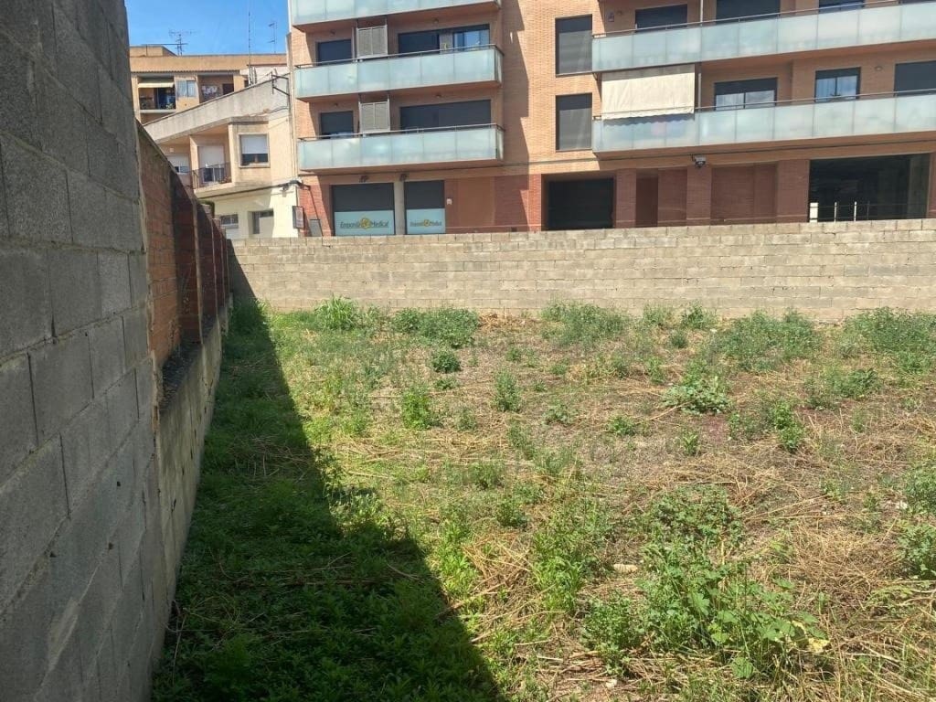 Tontti myytävänä paikassa Figueres - 99 000 € (Ref: 9686299)