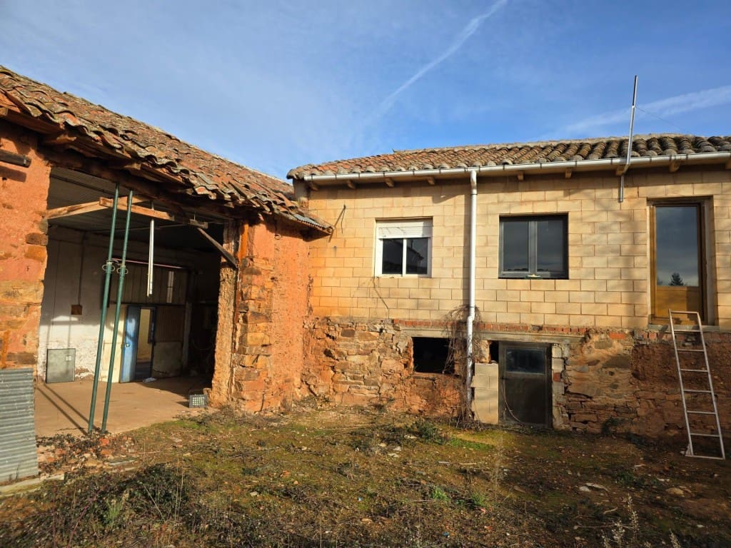 2 soveværelse Villa til salg i Villaobispo de Otero med garage - € 17.900 (Ref: 9686300)