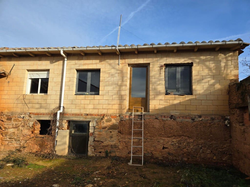 2 soveværelse Villa til salg i Villaobispo de Otero med garage - € 17.900 (Ref: 9686300)