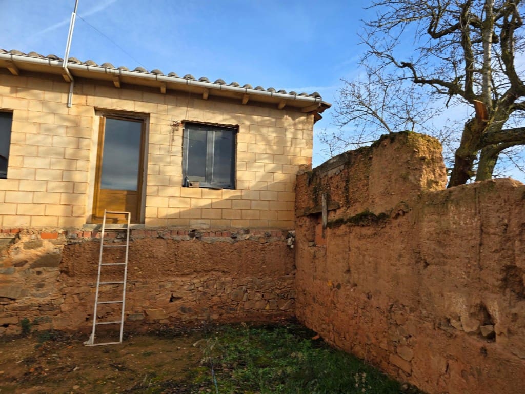 2 soveværelse Villa til salg i Villaobispo de Otero med garage - € 17.900 (Ref: 9686300)