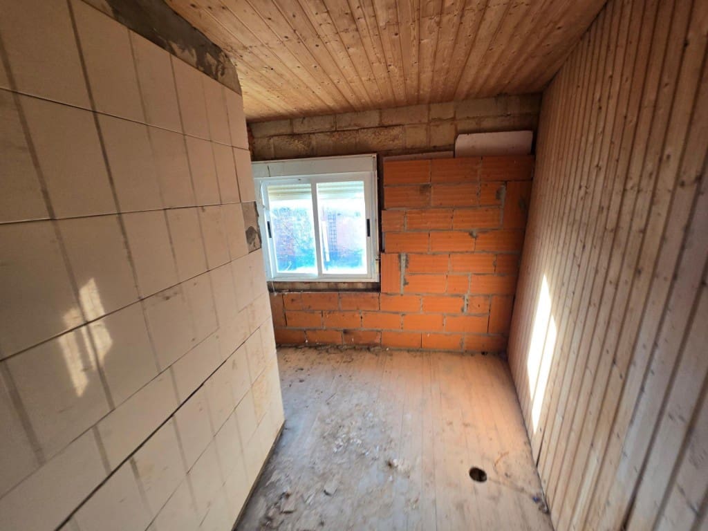 2 soveværelse Villa til salg i Villaobispo de Otero med garage - € 17.900 (Ref: 9686300)