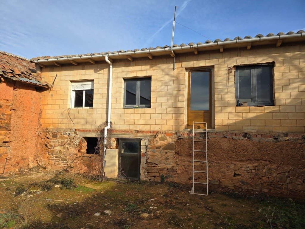 2 soveværelse Villa til salg i Villaobispo de Otero med garage - € 17.900 (Ref: 9686300)