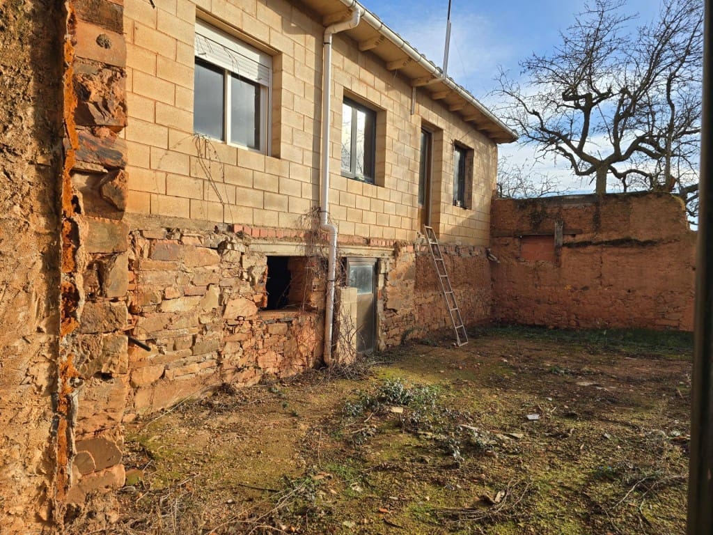 2 soveværelse Villa til salg i Villaobispo de Otero med garage - € 17.900 (Ref: 9686300)