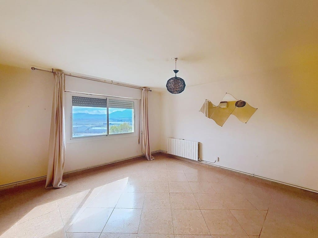 4 slaapkamer Appartement te koop in Alfarrasi - € 110.000 (Ref: 9690450)