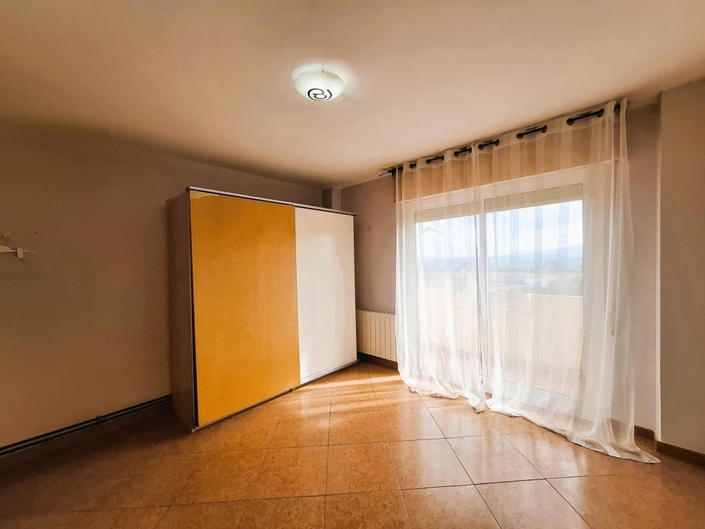 4 slaapkamer Appartement te koop in Alfarrasi - € 110.000 (Ref: 9690450)