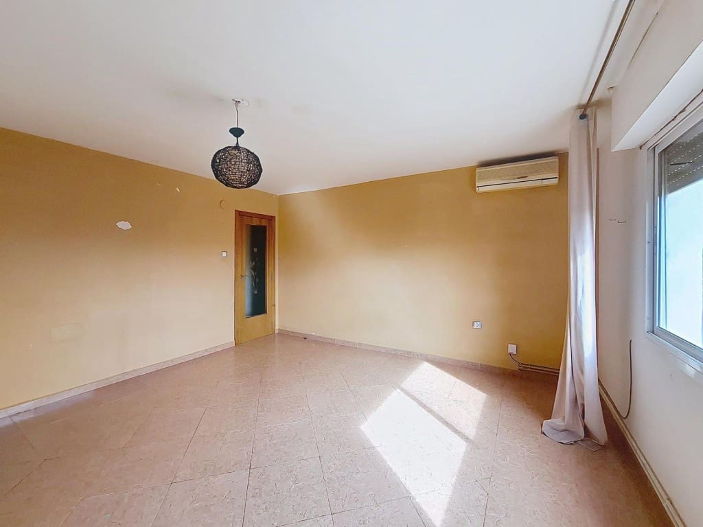 4 slaapkamer Appartement te koop in Alfarrasi - € 110.000 (Ref: 9690450)