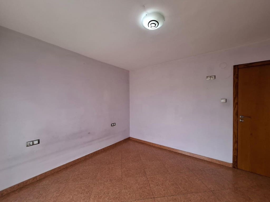 4 slaapkamer Appartement te koop in Alfarrasi - € 110.000 (Ref: 9690450)