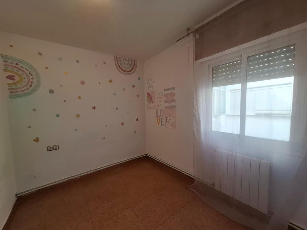 4 slaapkamer Appartement te koop in Alfarrasi - € 110.000 (Ref: 9690450)